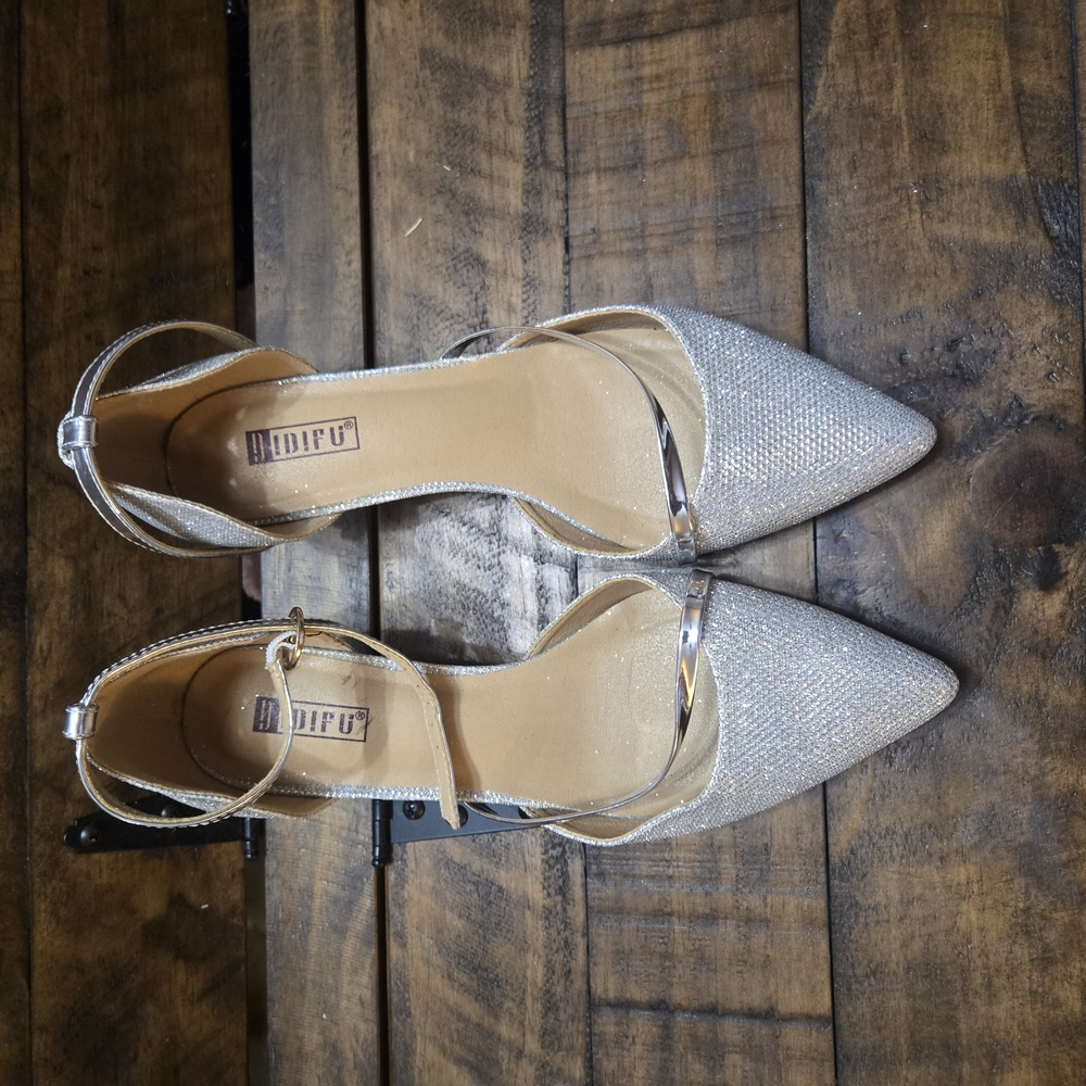 IDIFU Silver Glitter Heels